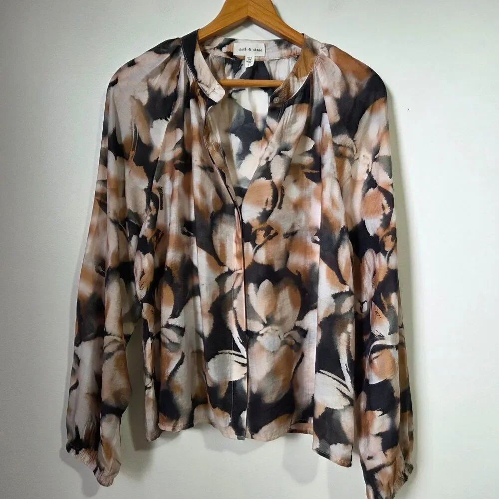 NWOT CLOTH AND STONE PRINTED CHINESE COLLAR BUTTON DOWN TOP SIZE L